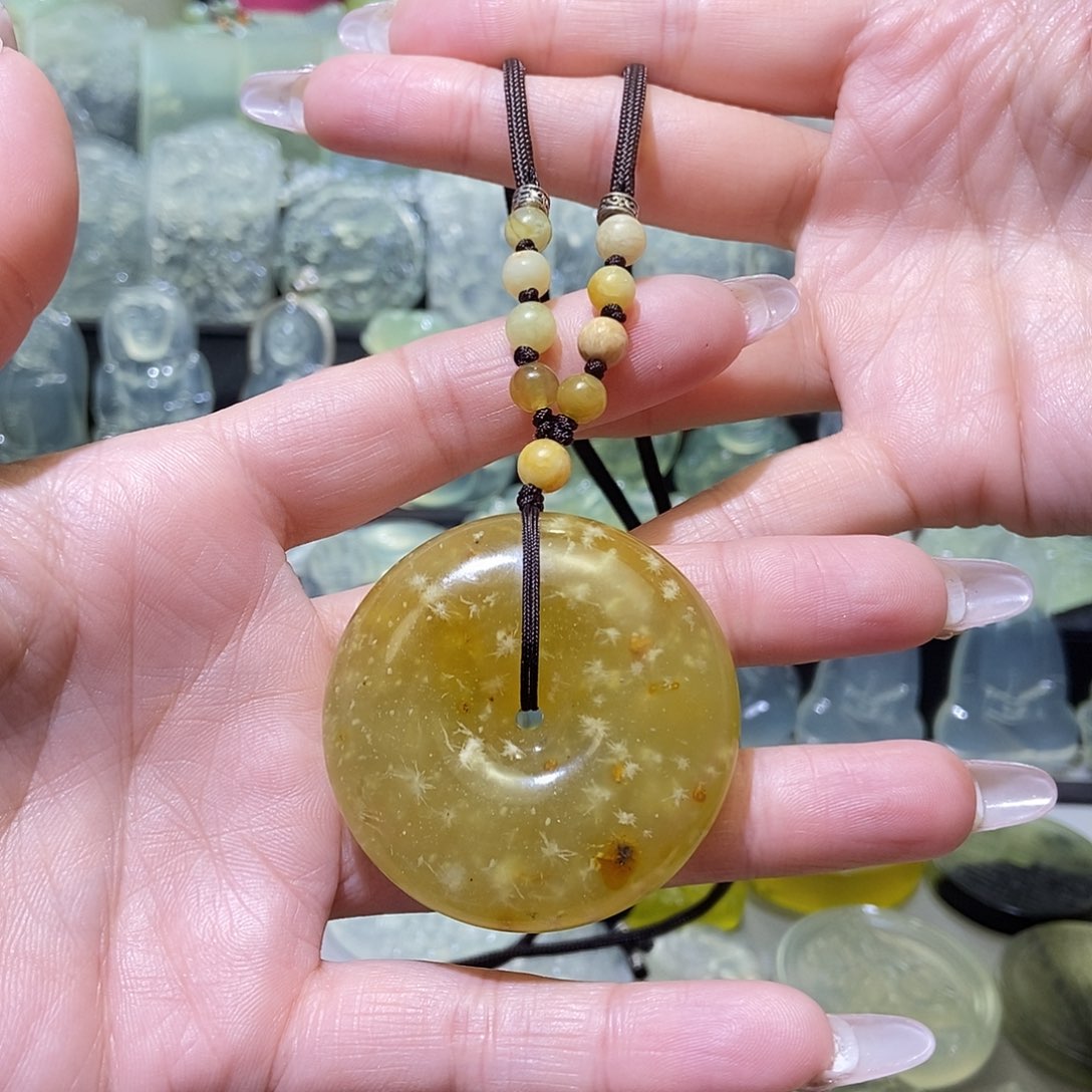 岫玉吊坠未镶嵌吊坠