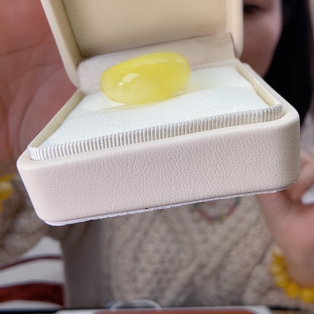 蜜蜡戒圈未镶嵌馒头戒