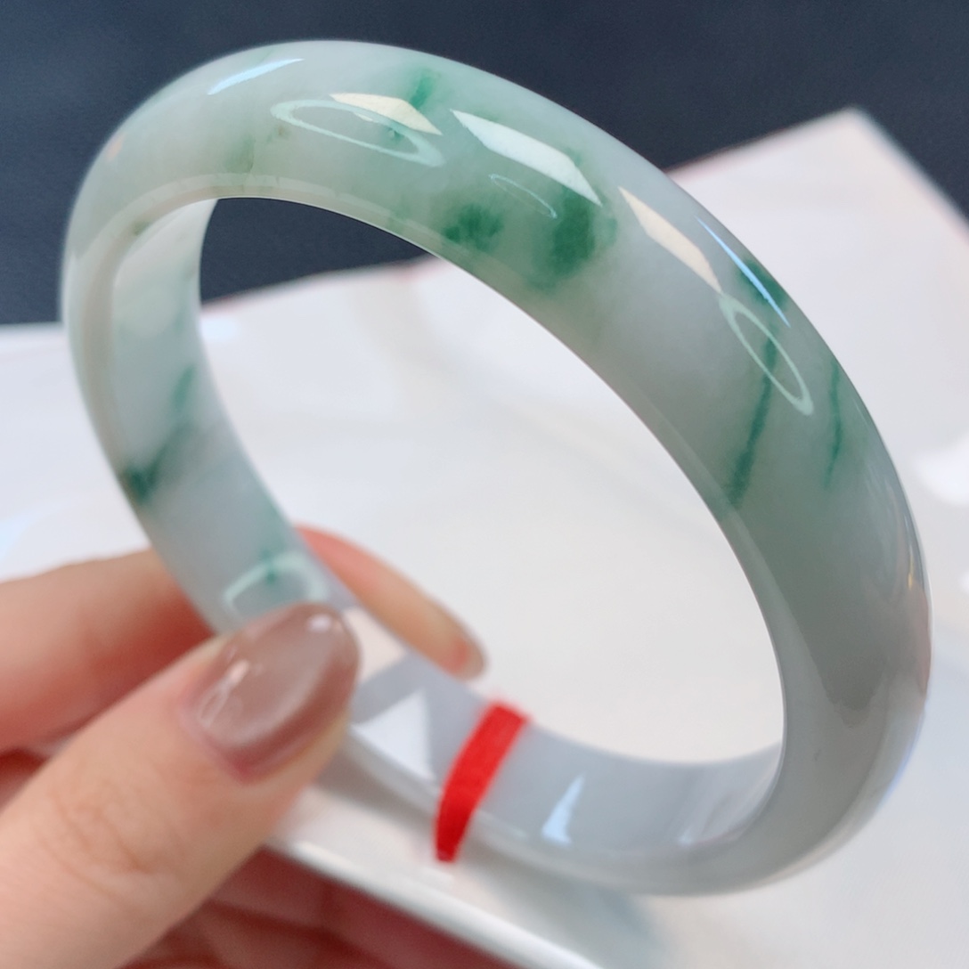 【闪购商品】翡翠手镯未镶嵌62+圈