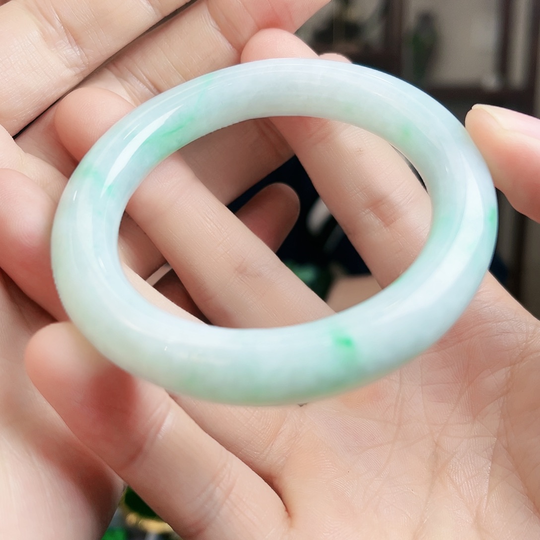 翡翠手镯未镶嵌手镯56