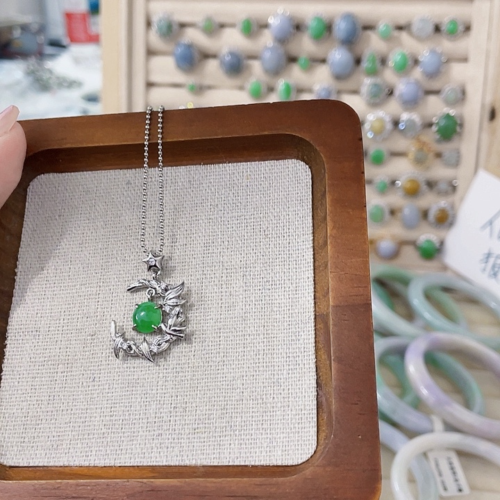 翡翠未镶嵌颈饰天然翡翠Ａ货