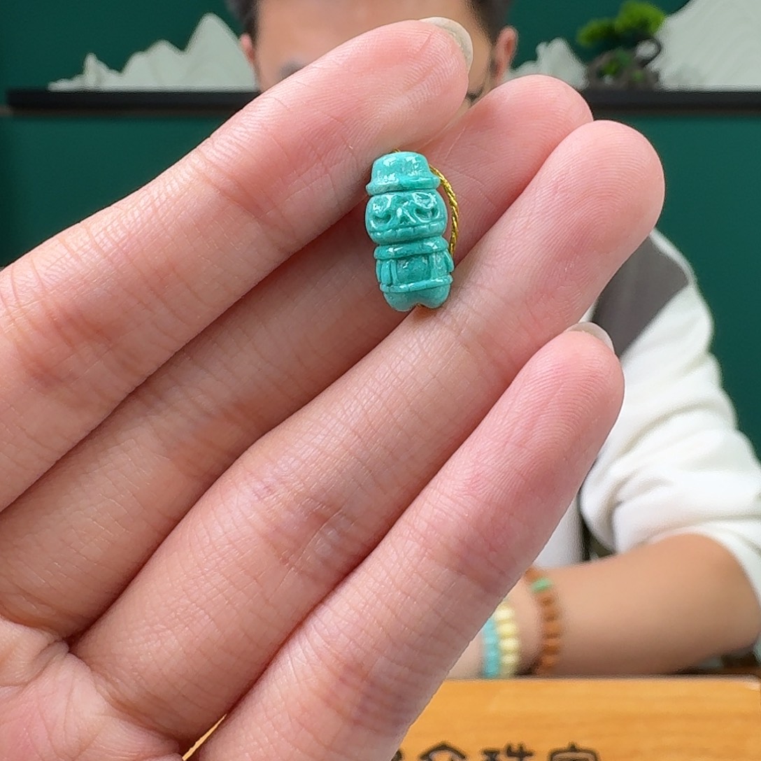 绿松石未镶嵌珠宝奇石