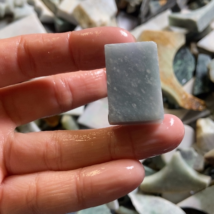 翡翠颈饰未镶嵌天然翡翠