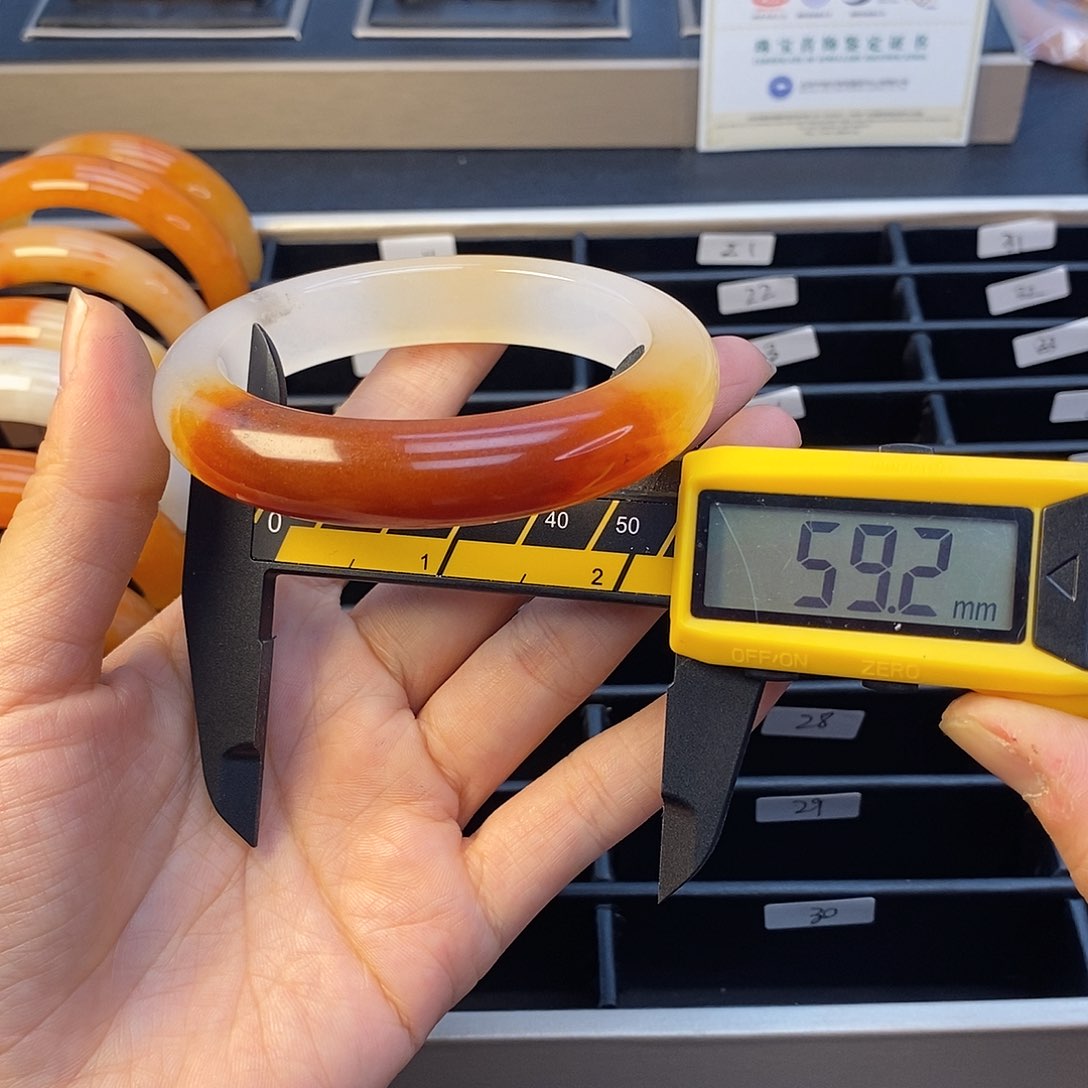 石英质玉（黄龙玉）未镶嵌手镯9号茄子山金沙老油料 一口红糖