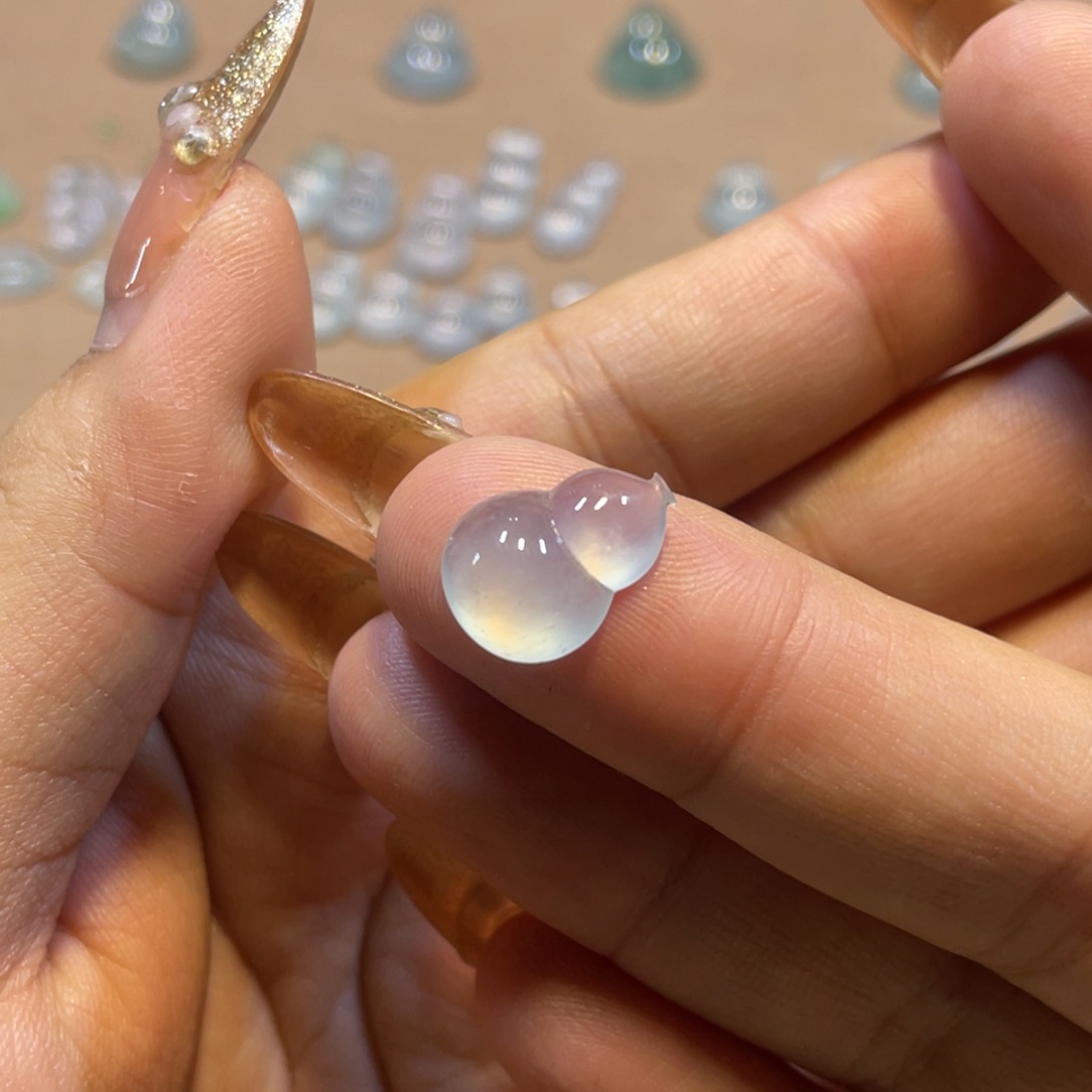 翡翠颈饰未镶嵌葫芦