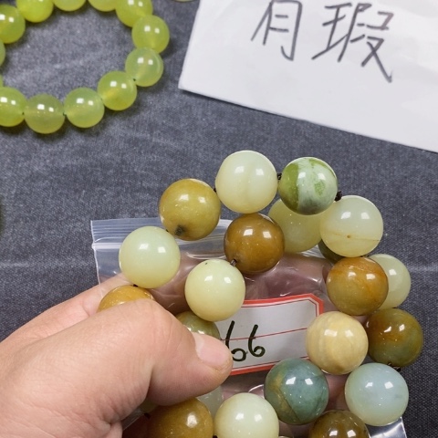 未镶嵌蛇纹石玉手链