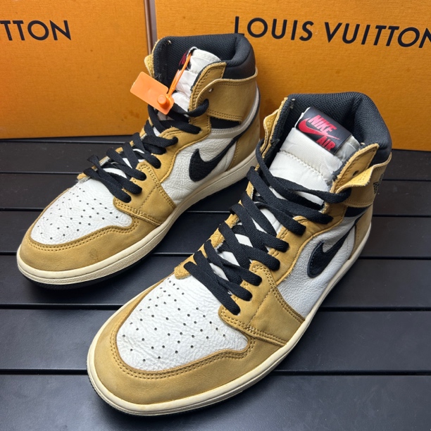 95新 MM6 板鞋 阳/ aj1 新秀 / 43码 