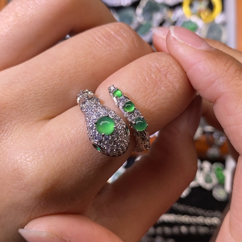 【闪购商品】翡翠颈饰未镶嵌天然