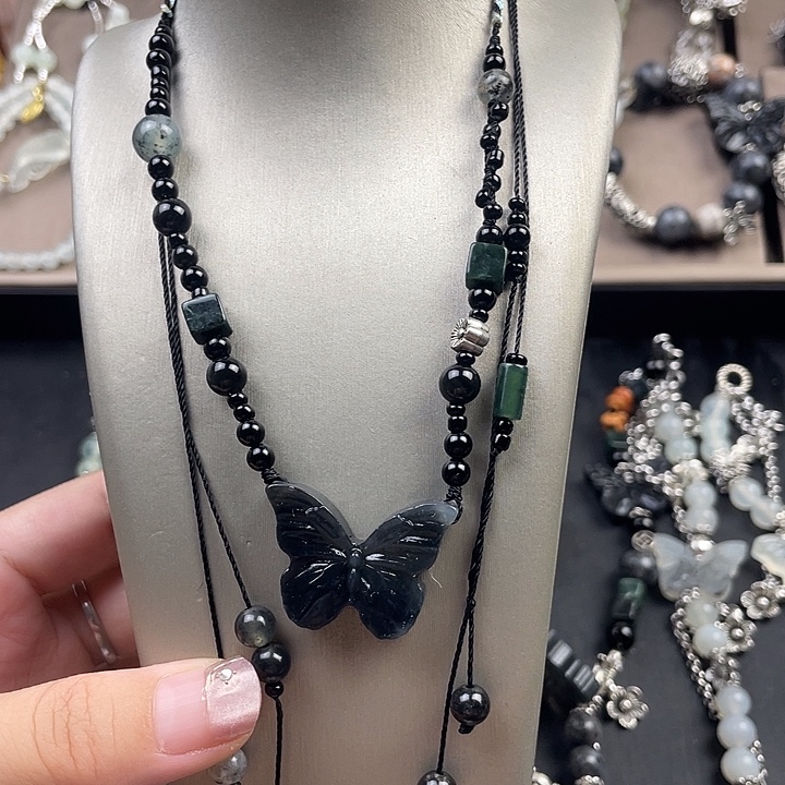 合金蛇纹石玉颈饰