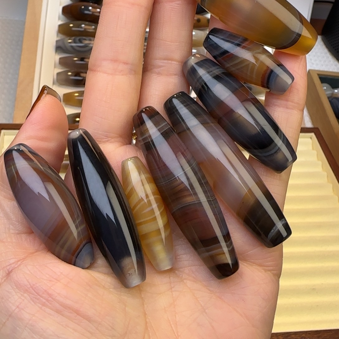 童***虎玛瑙/玉髓未镶嵌颈饰