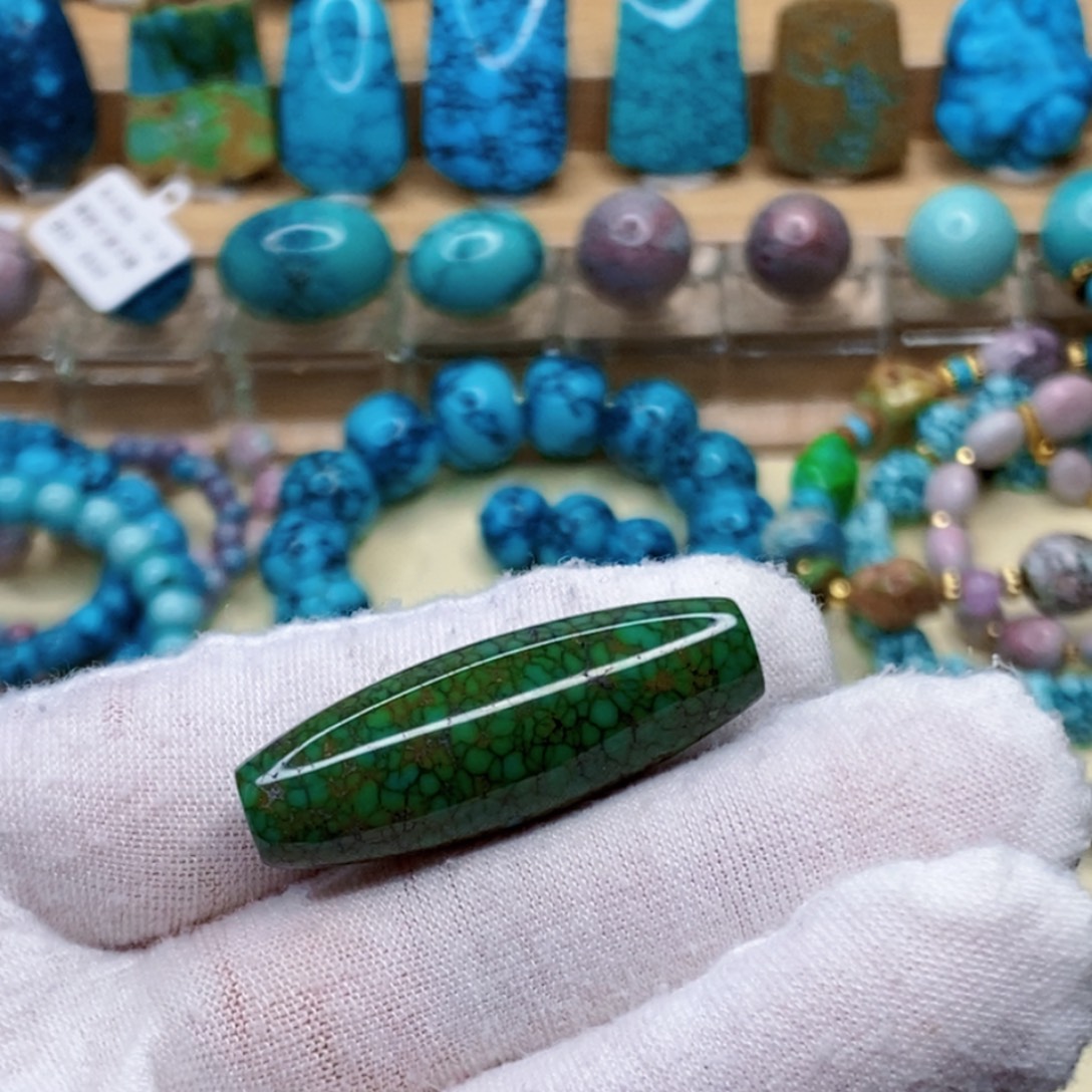 绿松石未镶嵌珠宝奇石