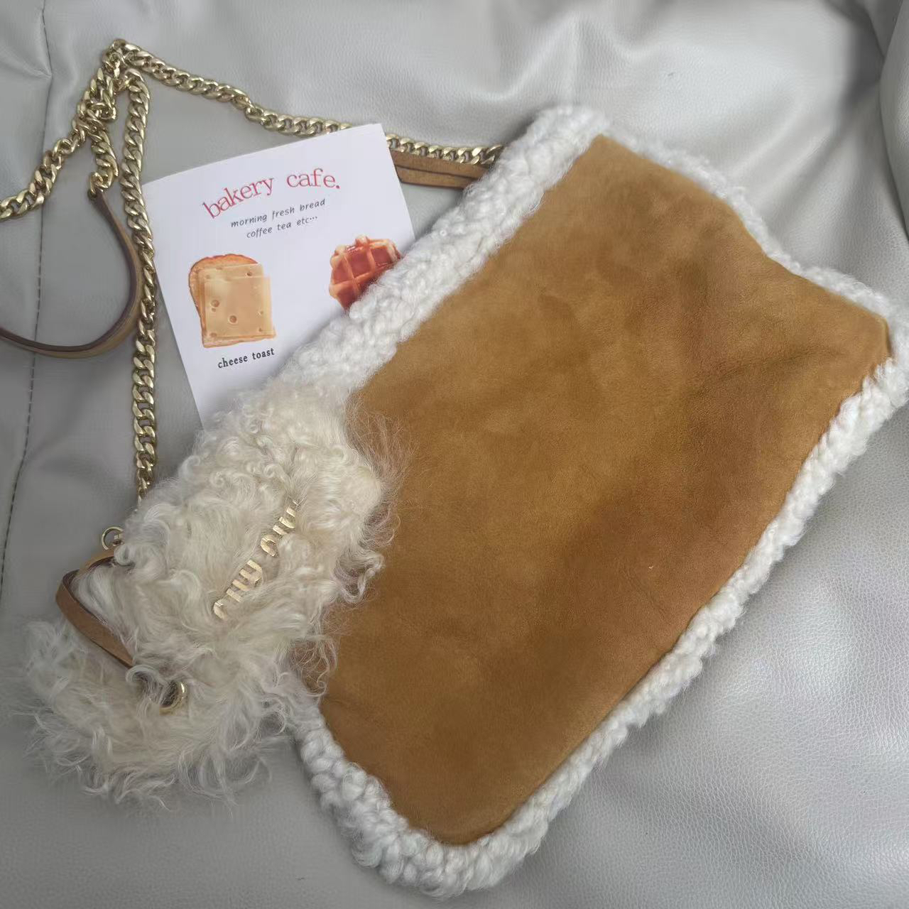 95新 MIU MIU/缪缪 麂皮毛毛金标链条斜挎包