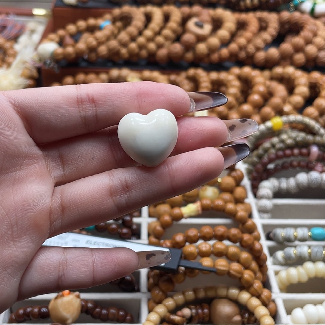 猴头核桃吊坠牙果爱心小配饰111111