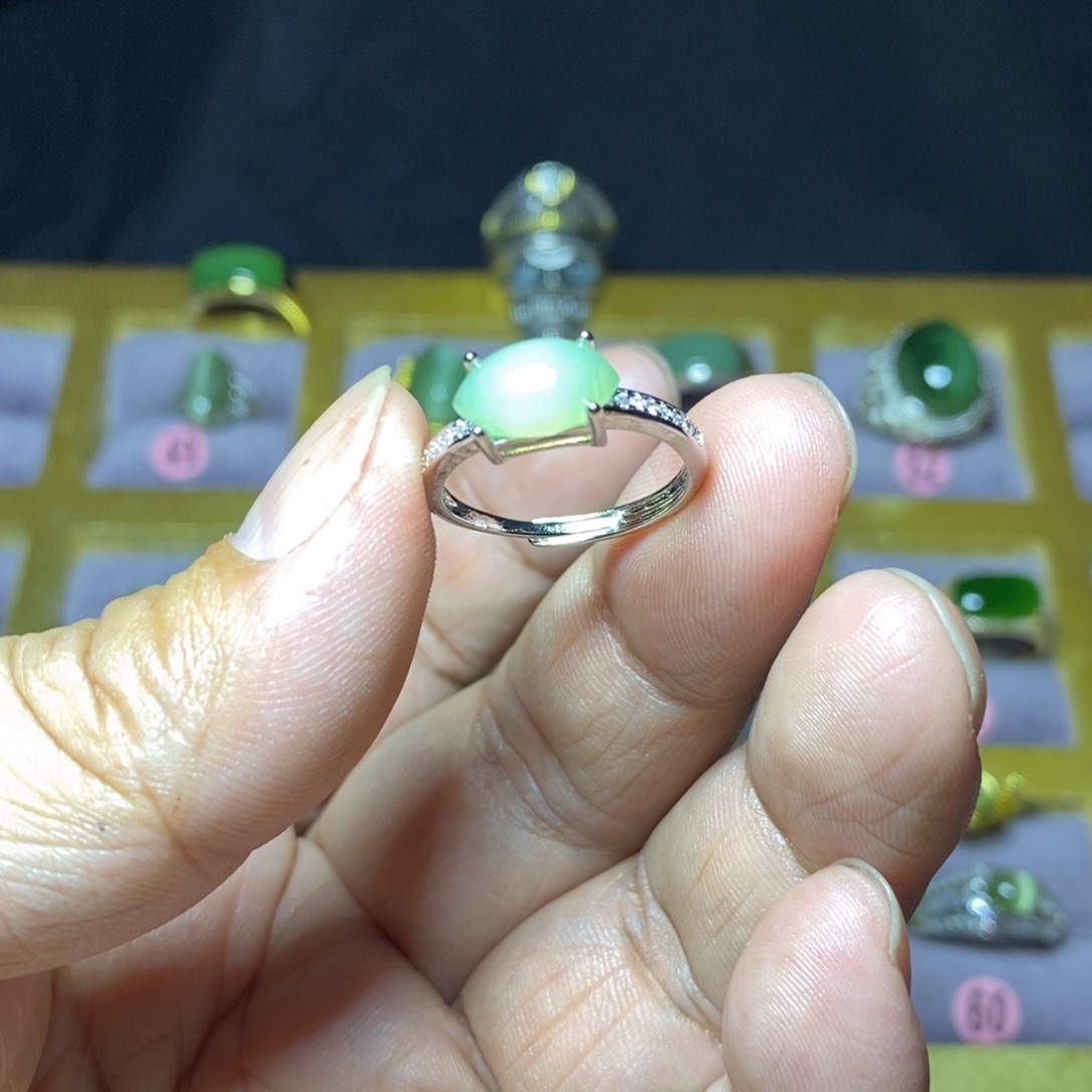 和田玉（碧玉）戒指未镶嵌