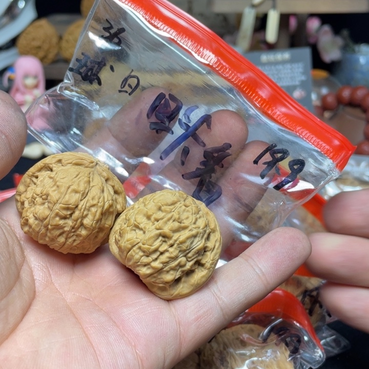 文玩核桃把件回*看白狮子