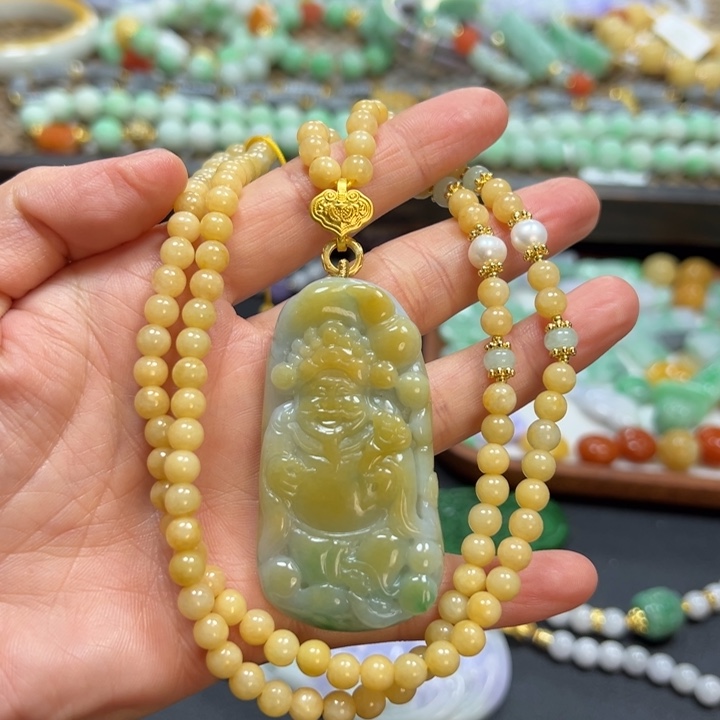 翡翠颈饰未镶嵌吊坠