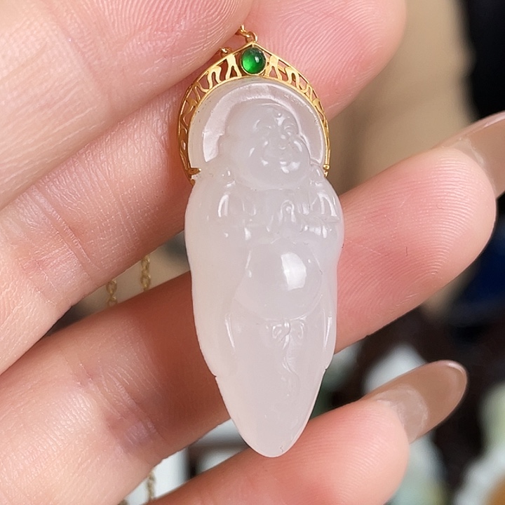 和田玉18K金镶嵌颈饰