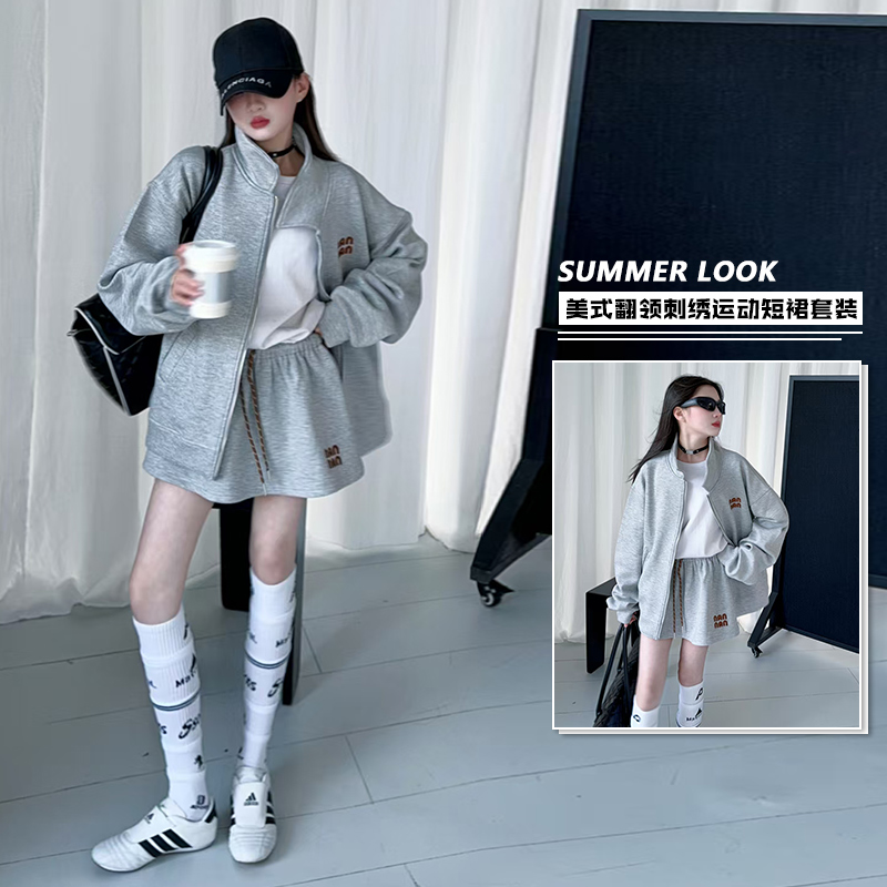 【嘻嘻柚】女童2025秋季美式字母刺绣翻领卫衣外套短裙裤运动风套装