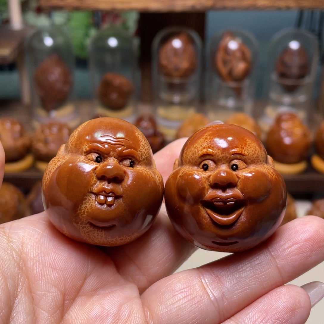 橄榄核吊坠呆呆一对 三点五左右