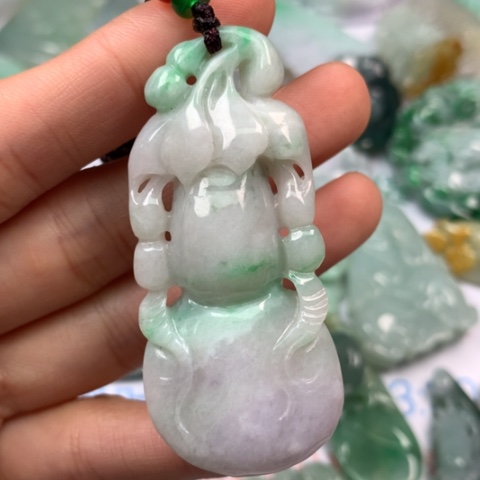 翡翠颈饰未镶嵌翡翠