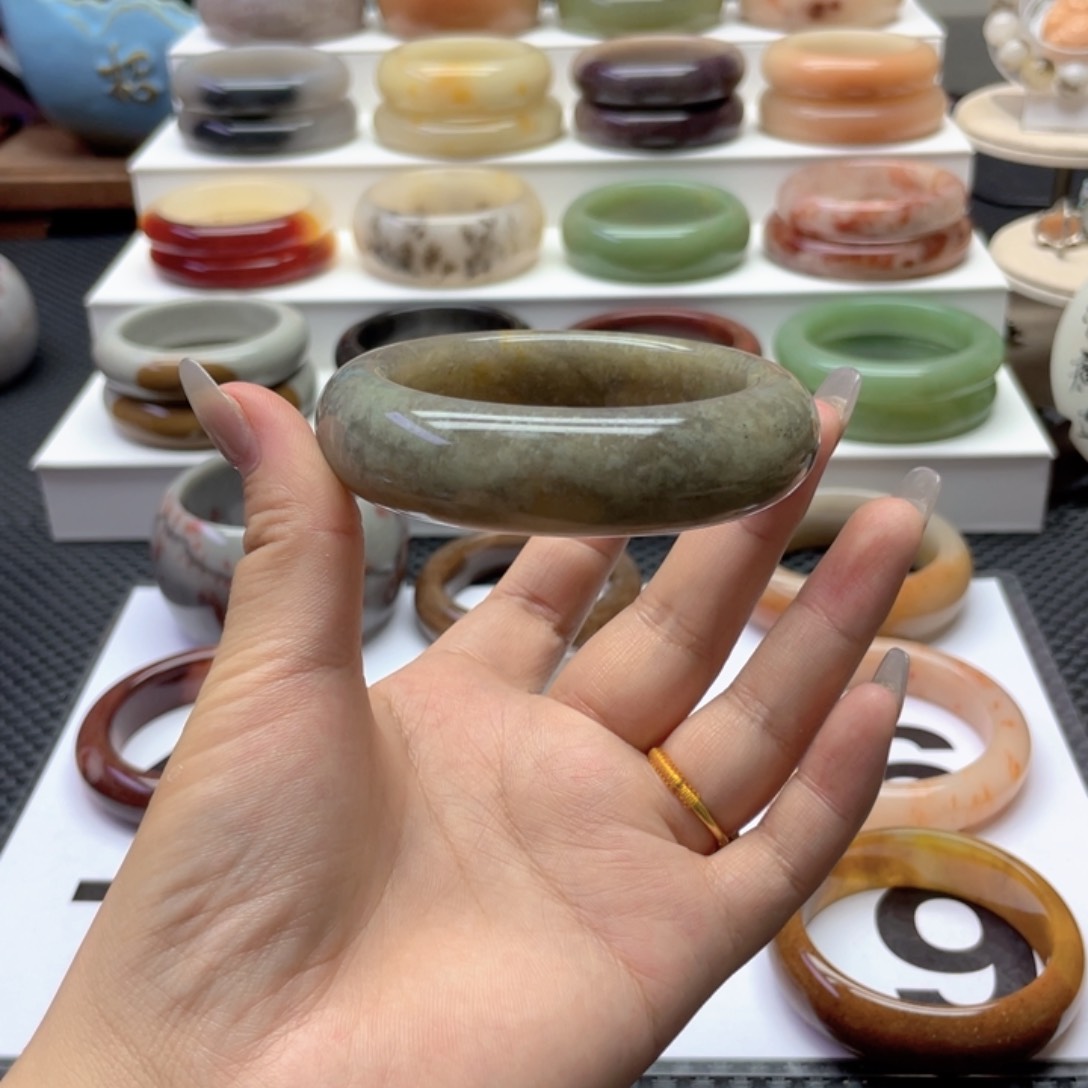 石英质玉手镯未镶嵌小*