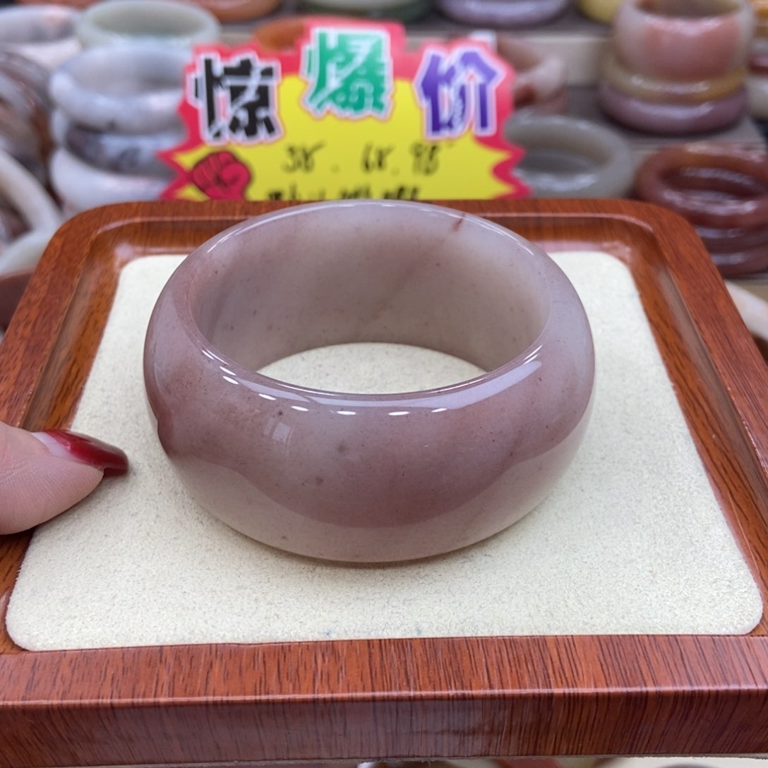石英质玉手镯未镶嵌