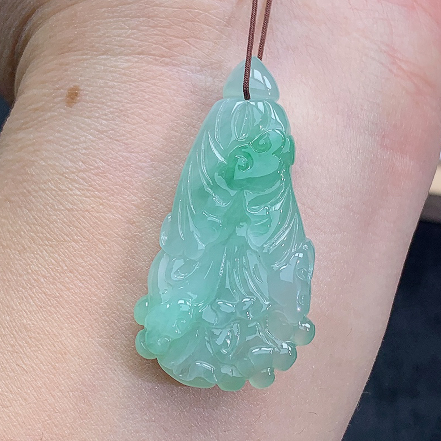 精雕 飘绿 白菜 吊坠 挂坠 10.10g 缅甸天然A货翡翠玉石