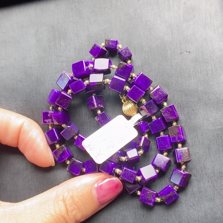 未镶嵌苏纪石（舒俱来）项链