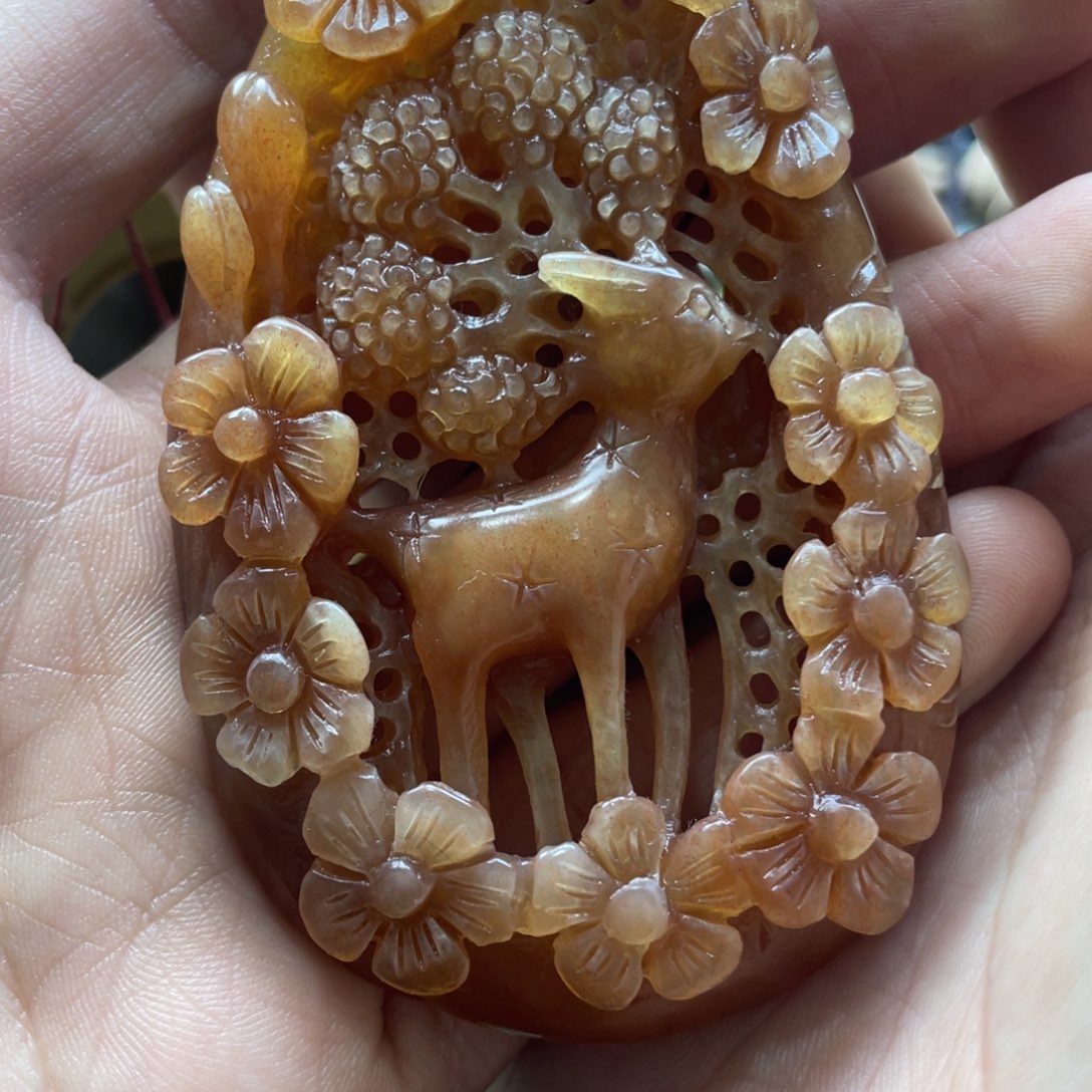 蛇纹石玉吊坠未镶嵌心***灯