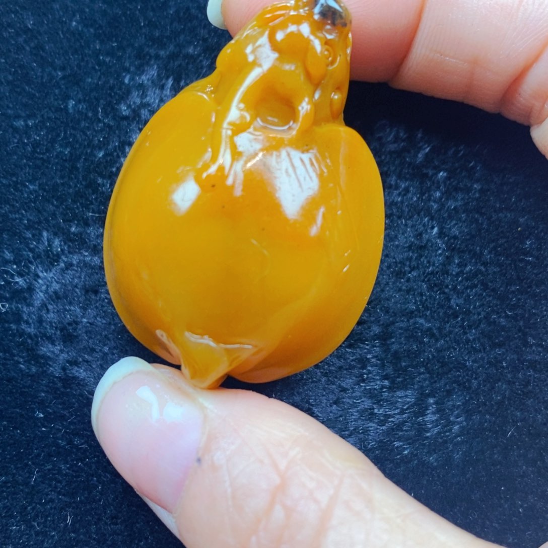 未镶嵌石英质玉（黄龙玉）颈饰