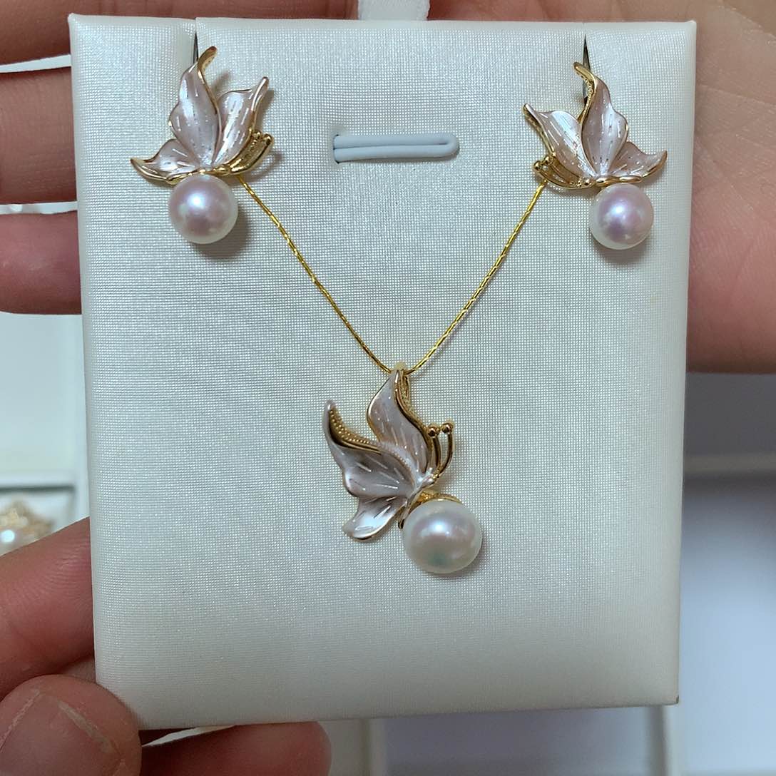 淡水珍珠颈饰合金