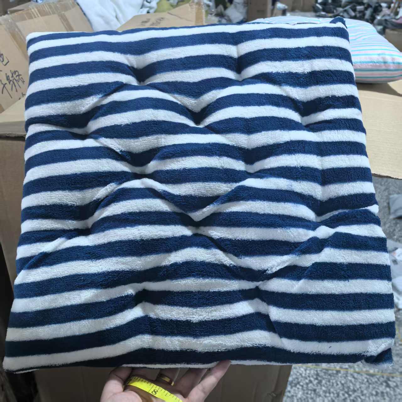 蓝白粗条纹绒面坐垫，40*40.发2