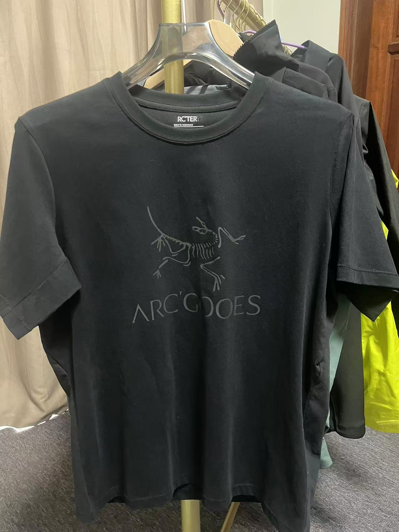 大印花圆领透气轻薄短袖T恤上衣胸前带字母鸟标