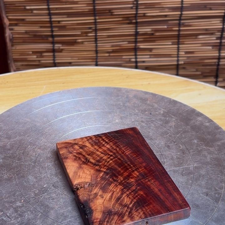 大叶紫檀（黑酸枝木类）