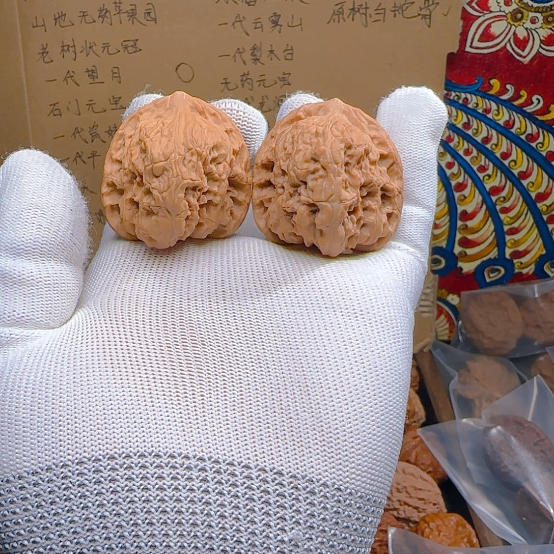 文玩核桃吊坠一代宽城