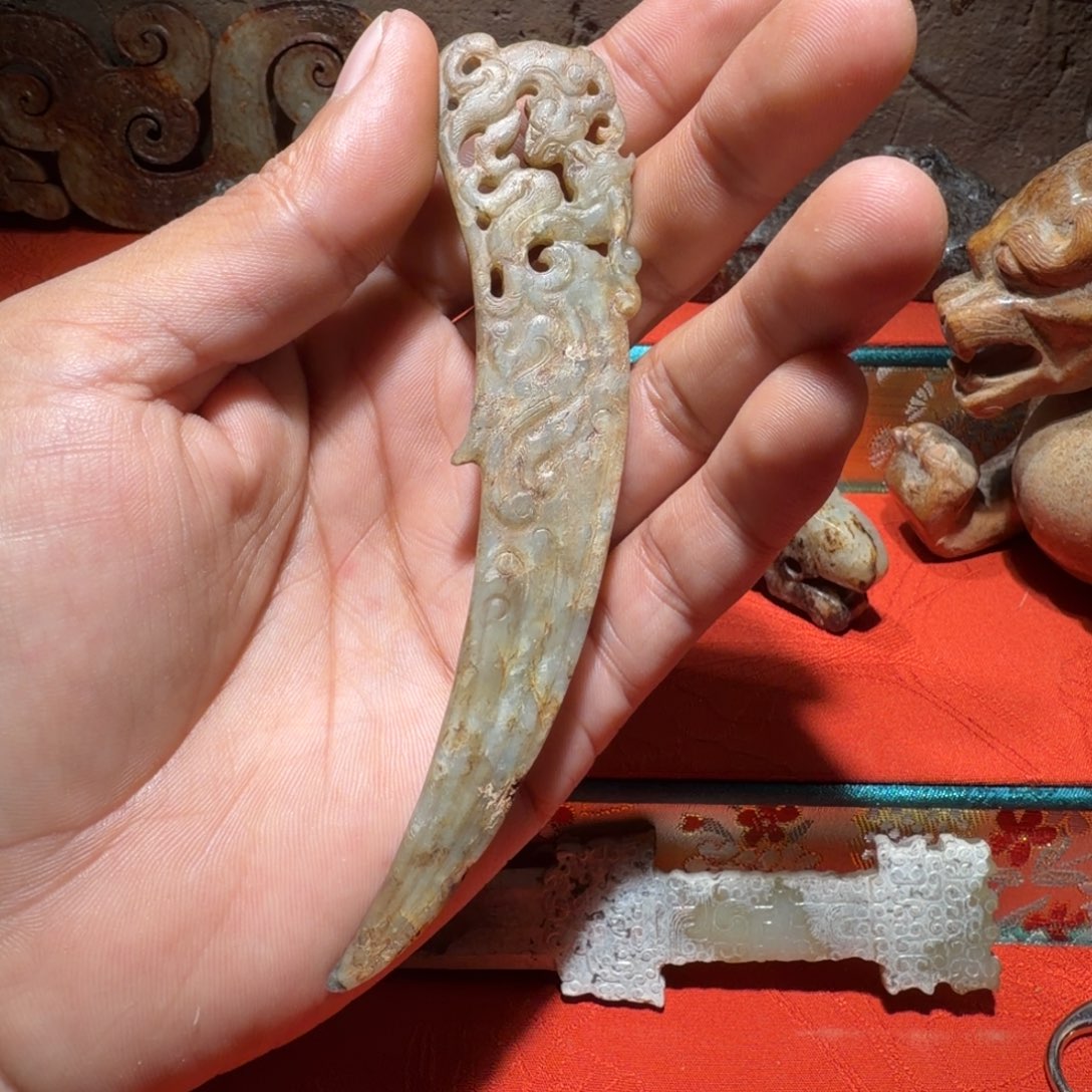 依***古和田玉（糖玉）未镶嵌颈饰