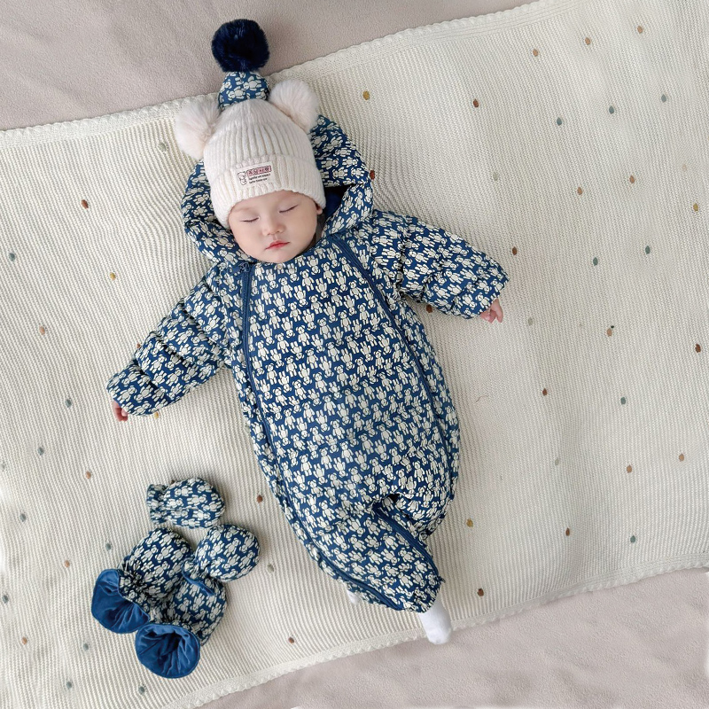 2025婴儿羽绒服冬季宝宝连体衣加厚新生儿羽绒抱衣哈衣爬服外出服