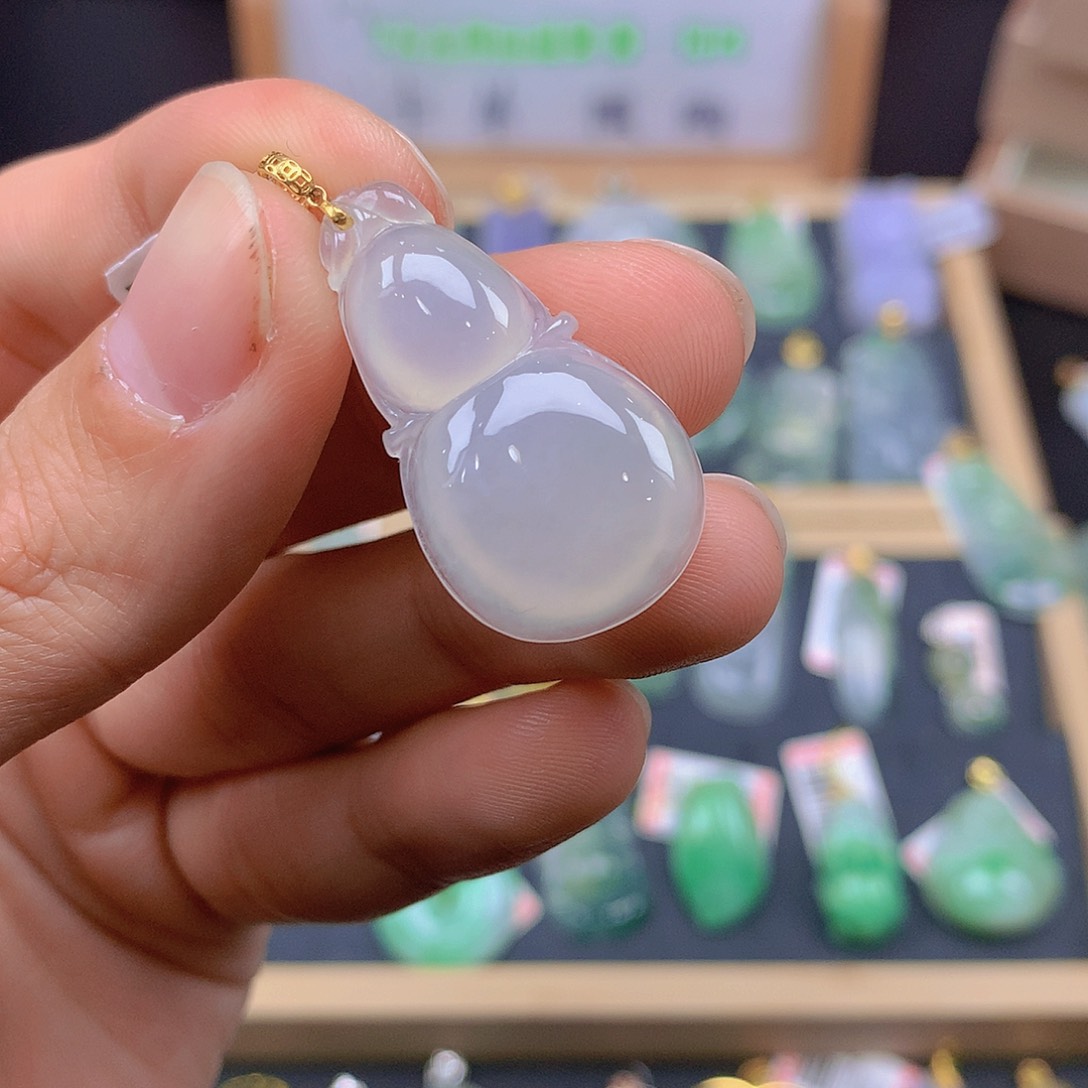 翡翠颈饰18K金镶嵌翡翠