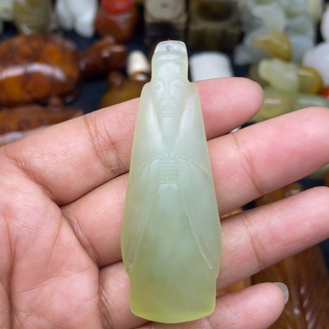 未镶嵌蛇纹石玉颈饰3