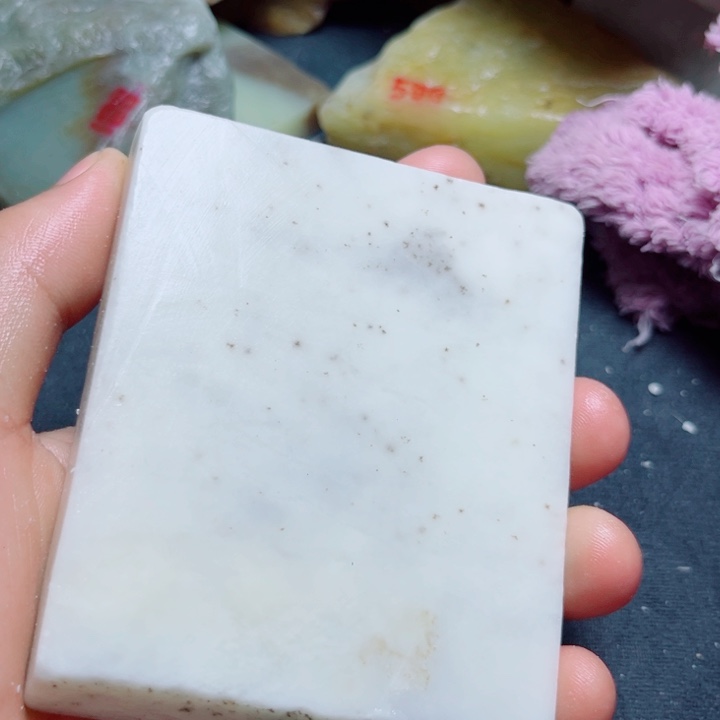 和田玉（糖玉）未镶嵌珠宝奇石