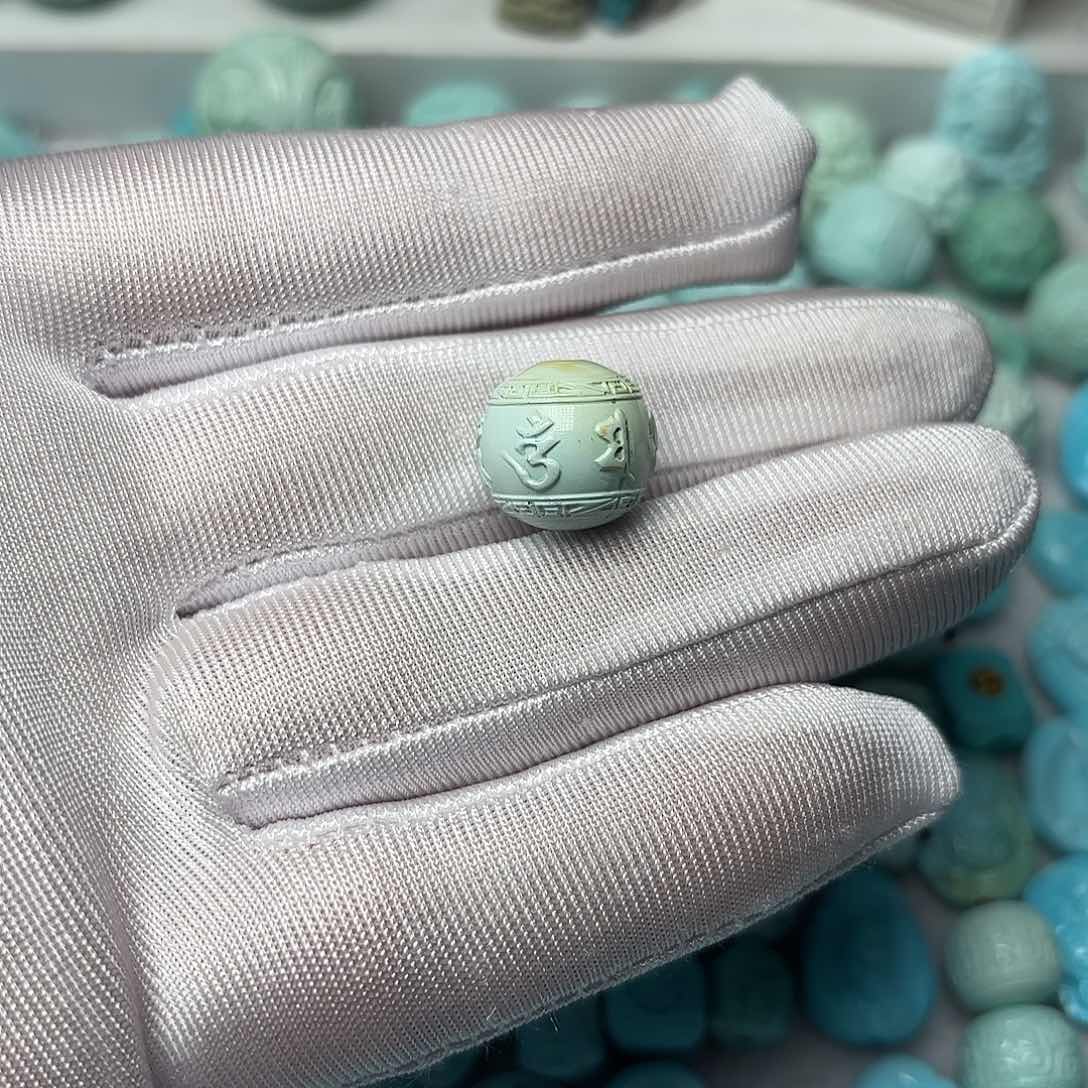 绿松石珠宝半成品未镶嵌雕刻件