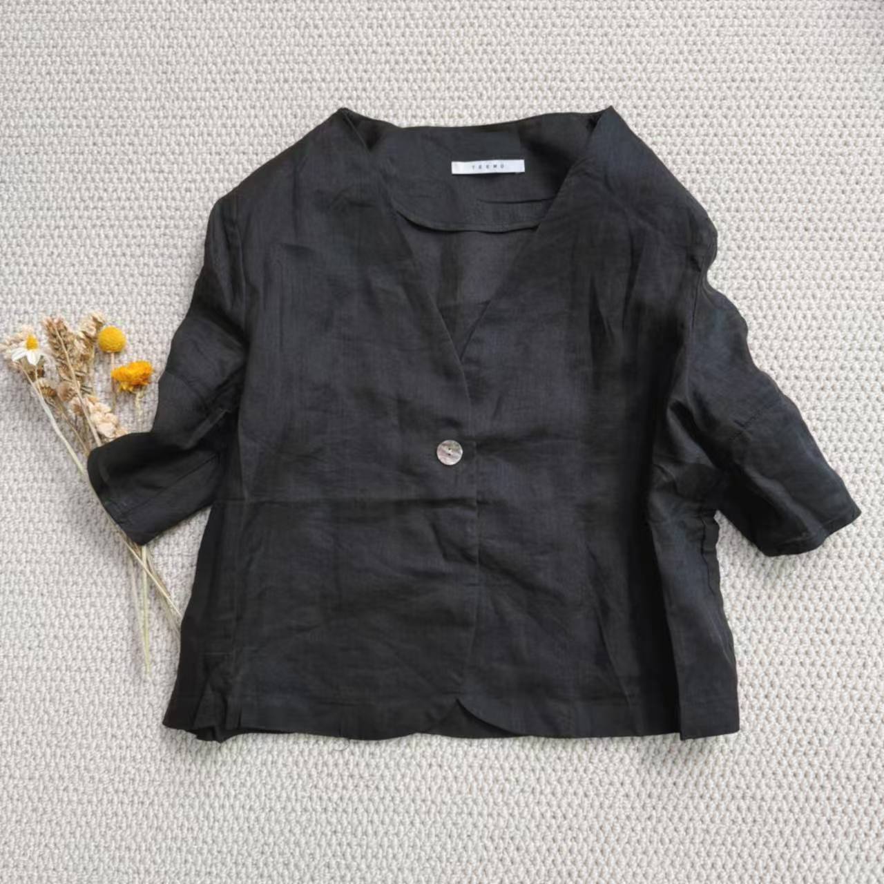 夏季新款时尚一粒扣V领气质上衣