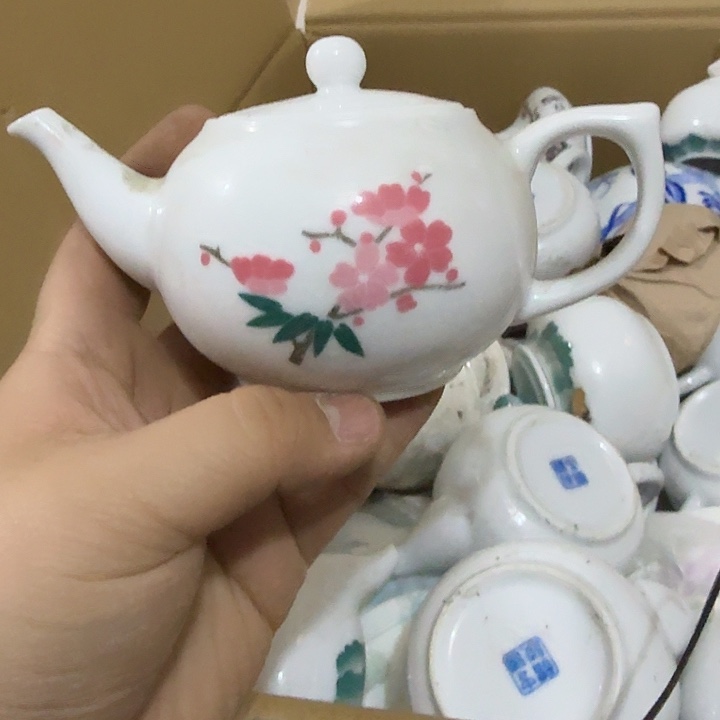 茶盏陶瓷盘子啥都有