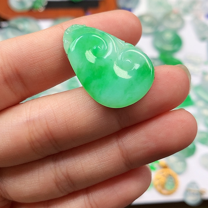 翡翠吊坠(不含链)未镶嵌如意