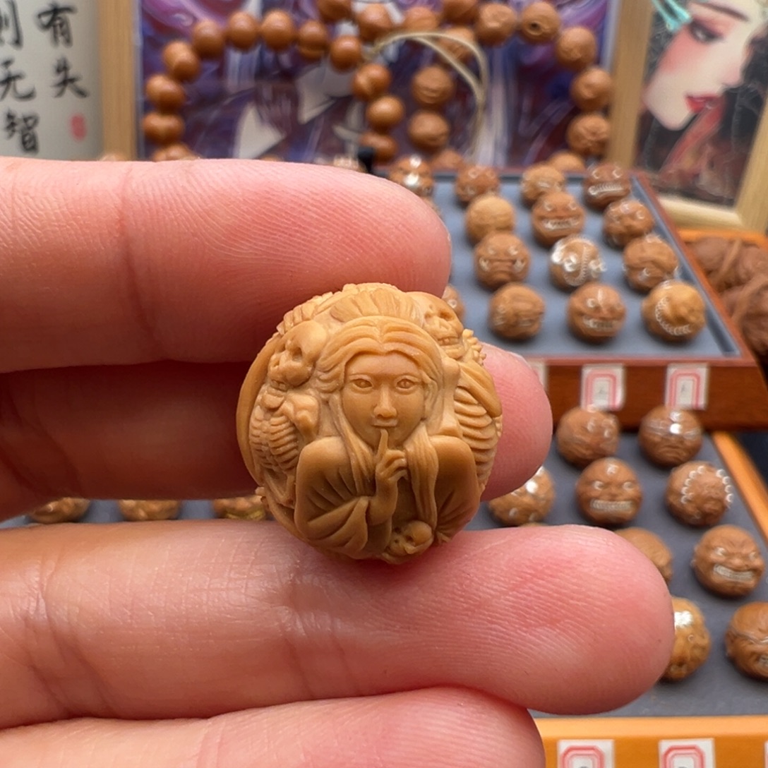 吊坠猴头核桃三打白骨精