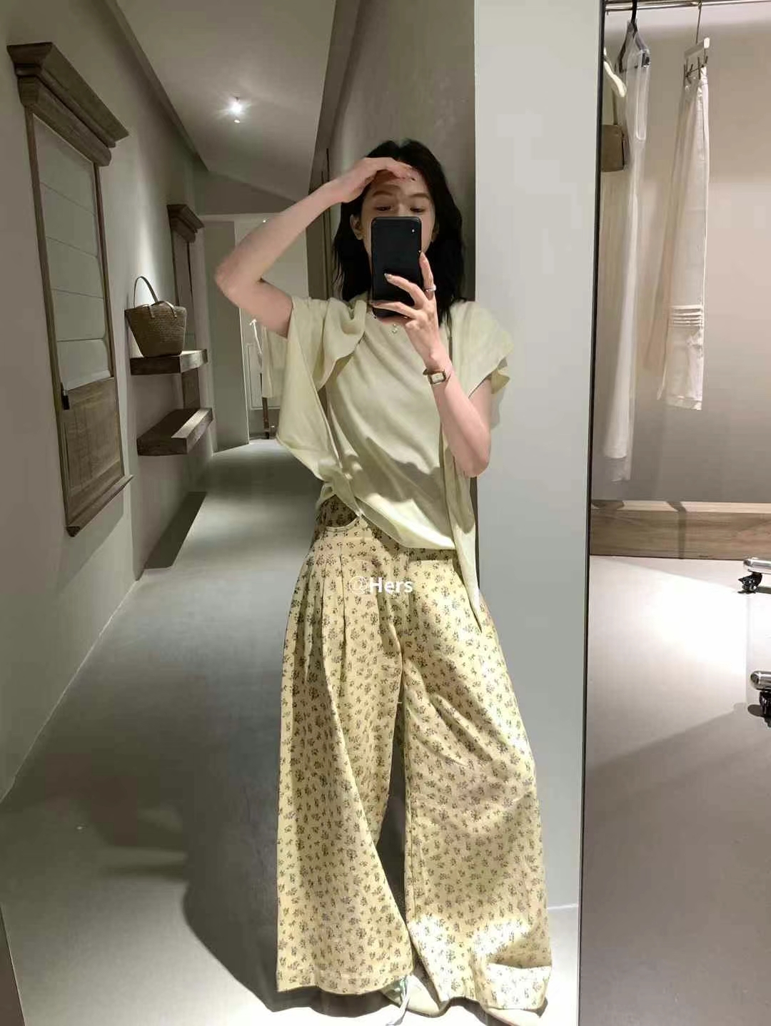 春上新！【Hers】简约ins感博主小众调性碎花高腰阔腿牛仔裤 