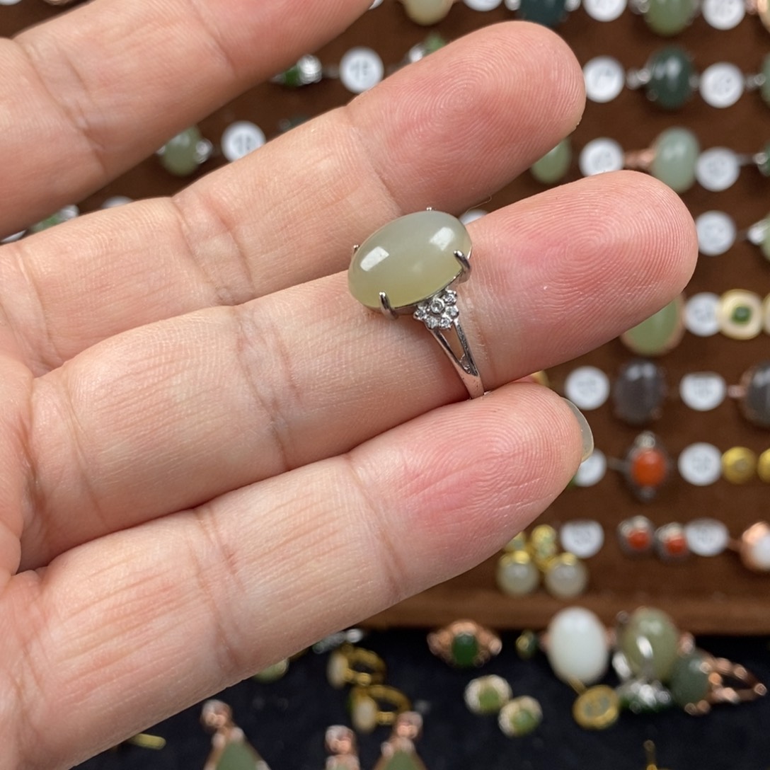 和田玉（青白玉）戒指合金