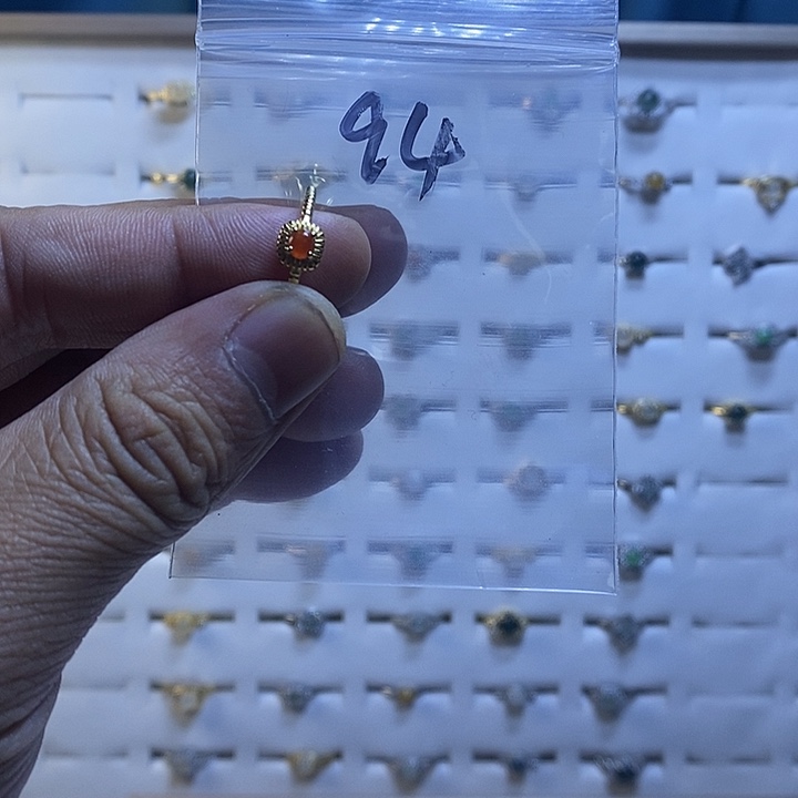 未镶嵌戒指翡翠戒指