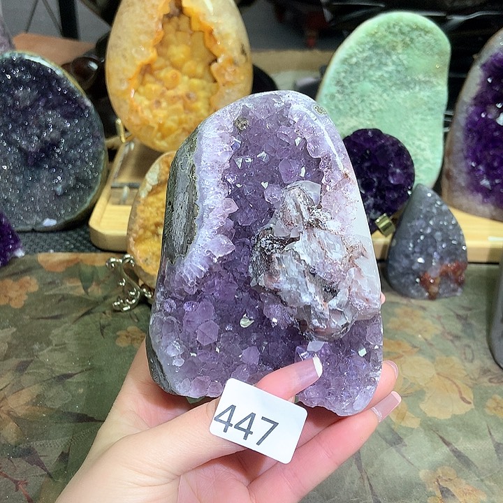 紫晶大型摆件（非配饰）未镶嵌