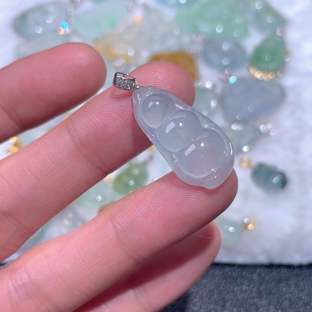 颈饰18K金镶嵌翡翠翡翠